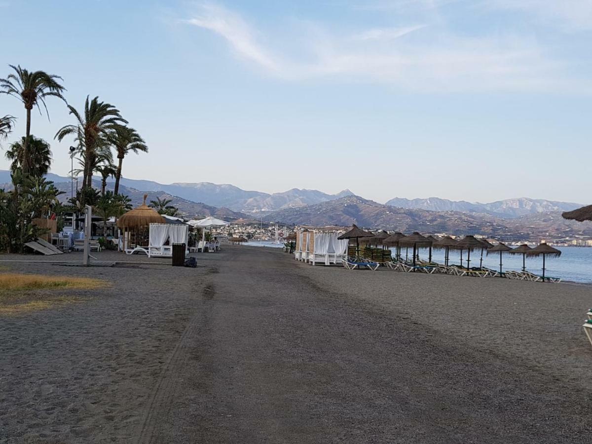 Junto Al Mar *